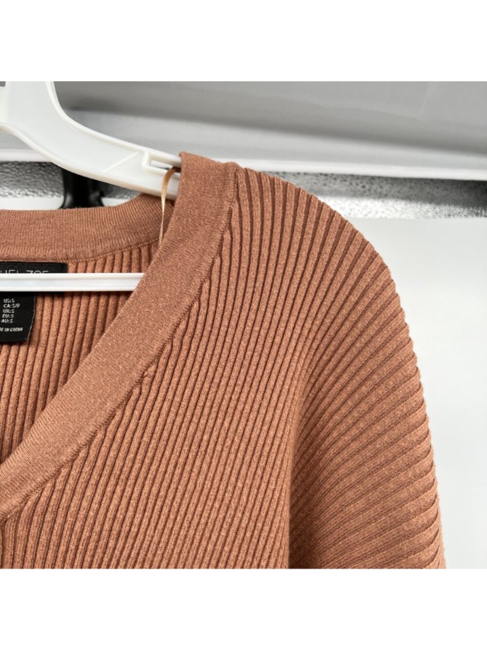 Rachel Zoe Womens Cropped Cardigan V-Neck Button Up Light Brown Size Small - Picture 4 of 9